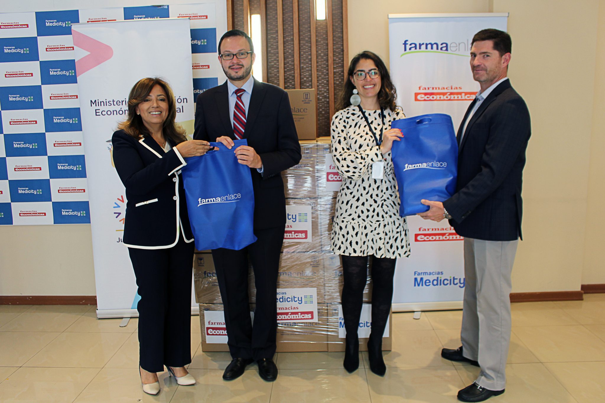 211216_EntregakitsMIES_Farmaenlace_Liberada-2048x1365